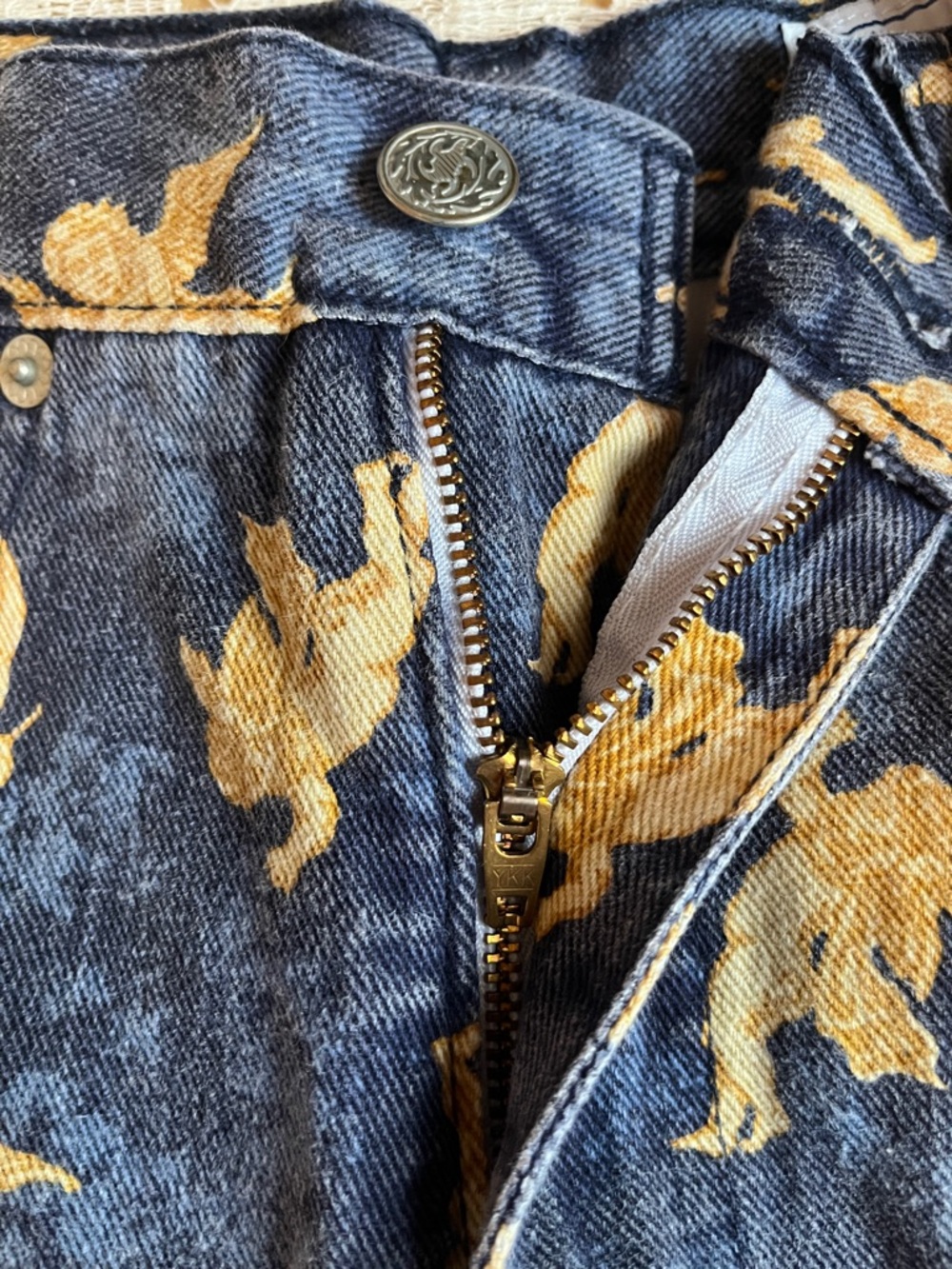 Blues Trademark Jeans 90's Cherub High Waist Jean Shorts, Blue & Gold, Size 3/4 - Picture 4 of 5